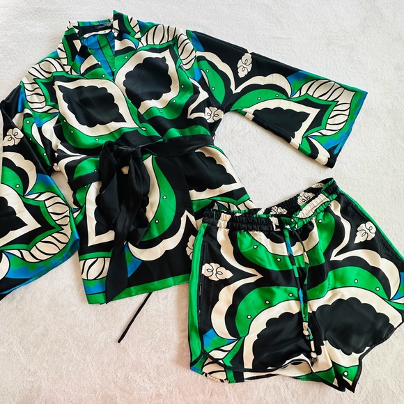 Zara Tops - Zara Womens Green Black Kimono Belt Blouse Top and Shorts Set size S